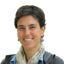 Yael R